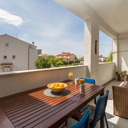 Modernes Mit Meerblick, Stylischem Interieur, Privatem Balkon, Grill, Klima, Wifi Apartman Porec