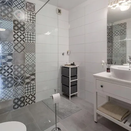 Διαμέρισμα Modernes Mit Meerblick, Stylischem Interieur, Privatem Balkon, Grill, Klima, Wifi Πόρετς