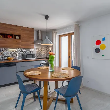 Modernes Mit Meerblick, Stylischem Interieur, Privatem Balkon, Grill, Klima, Wifi Apartman Porec