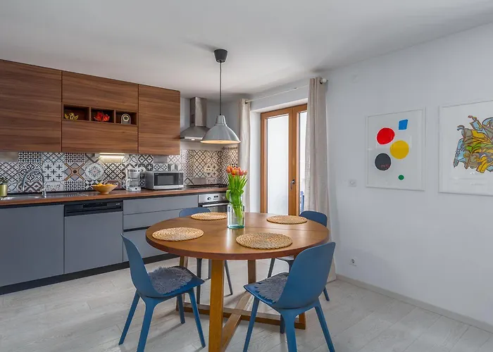 Modernes Mit Meerblick, Stylischem Interieur, Privatem Balkon, Grill, Klima, Wifi Apartman Poreč